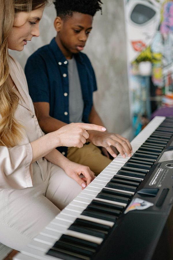 Apprendre le piano à rennes : guide des meilleurs cours
